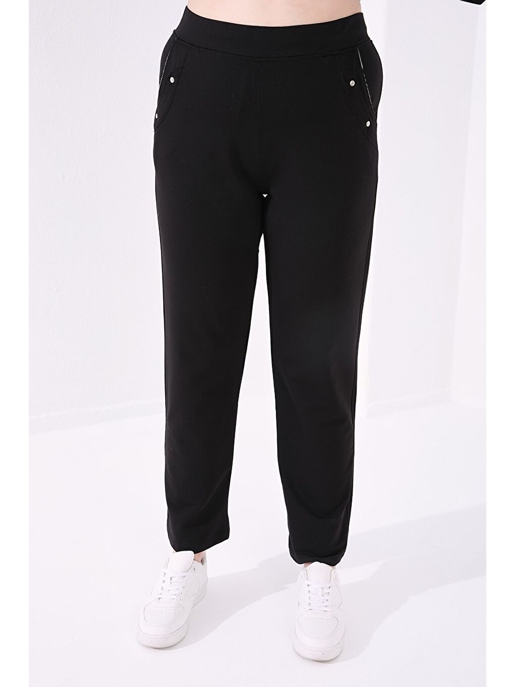 Siyah Cepli Rahat Form Klasik Paça Kadın Büyük Beden Eşofman Alt - 94017-4