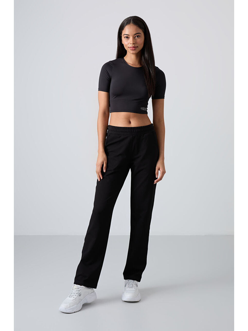 Siyah Yüksek Bel Cepli Rahat Form Klasik Paça Kadın Eşofman Alt - 94584