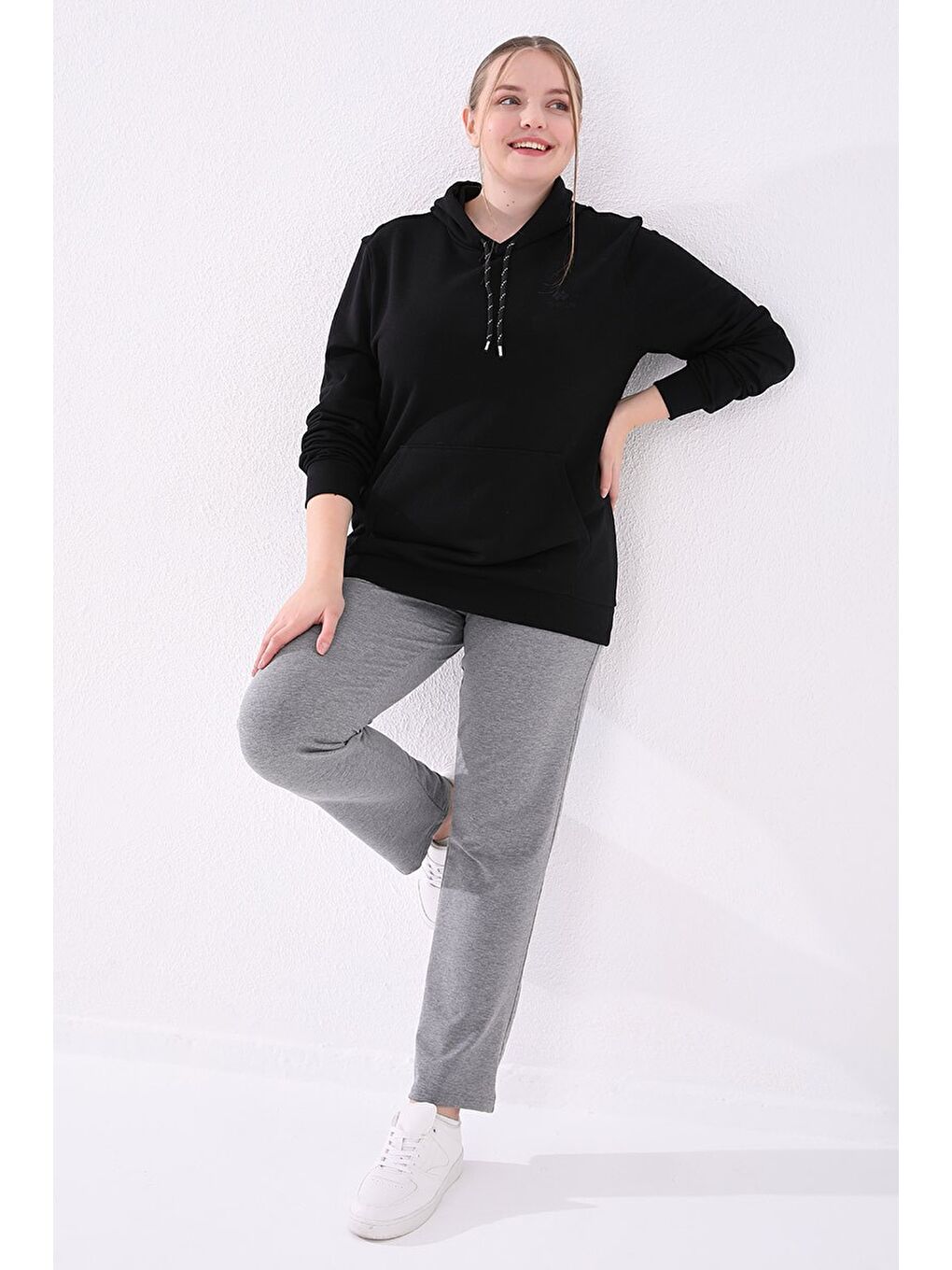 Gri Melanj Cepli Rahat Form Klasik Paça Kadın Büyük Beden Eşofman Alt - 94014-4