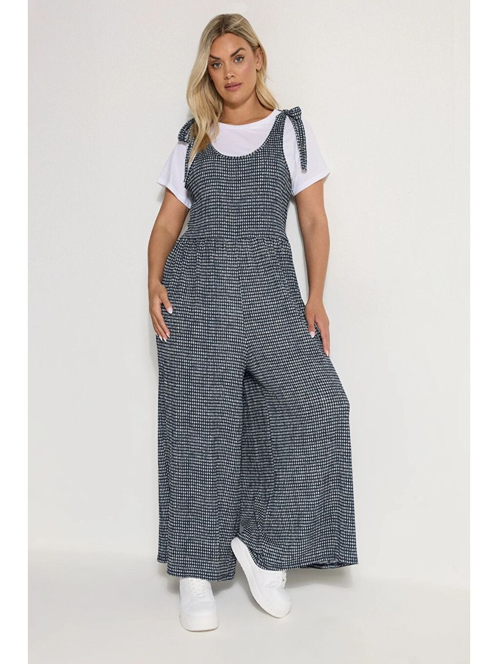 Lacivert Büyük Beden Bol Paça Askıları Bağlamalı Kare Desenli Maxi Tulum 160362-1