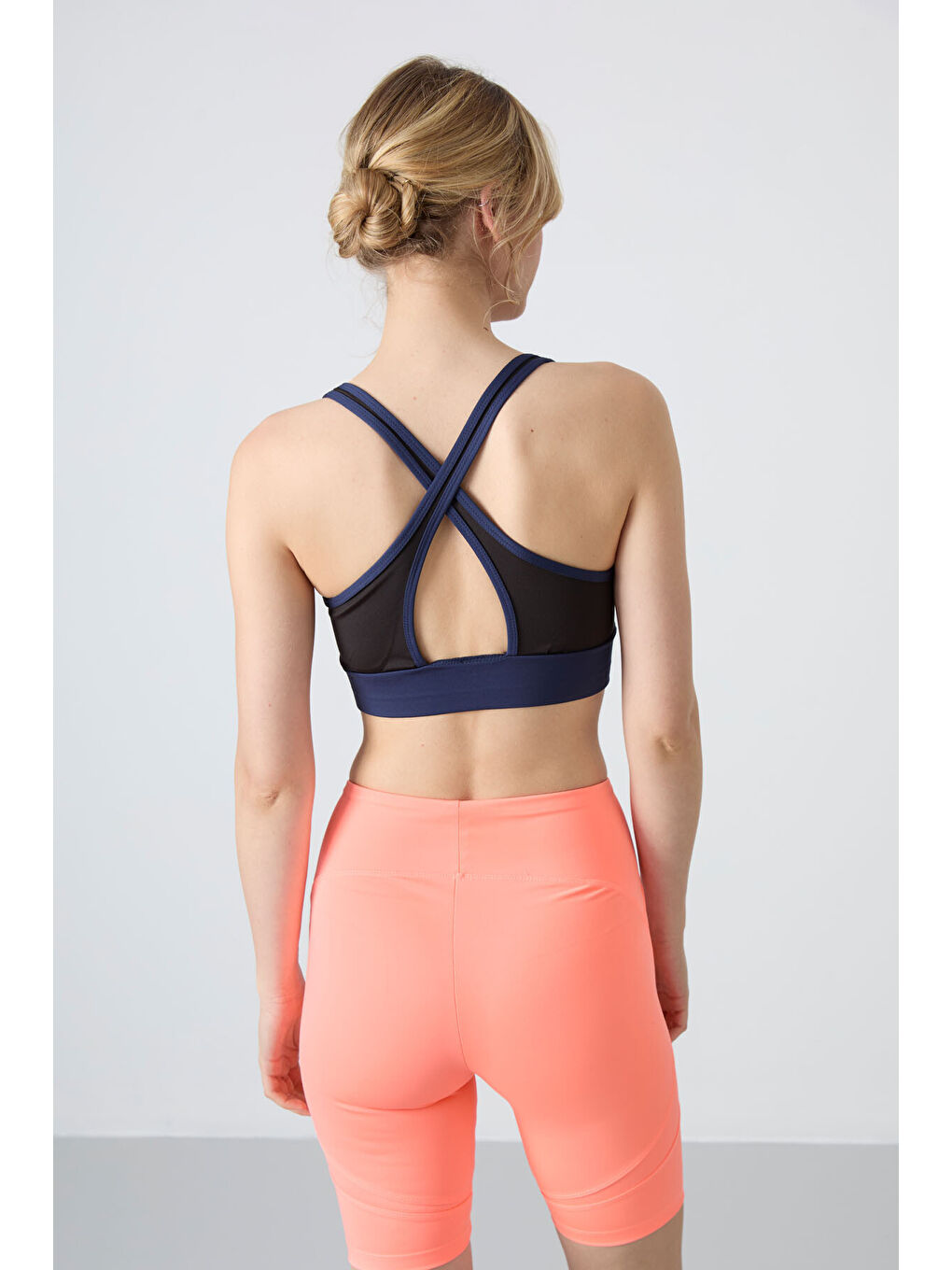 İndigo Çapraz Sırt Detaylı Slim Fit U Yaka Pedli Kadın Spor Büstiyer - 97121-4