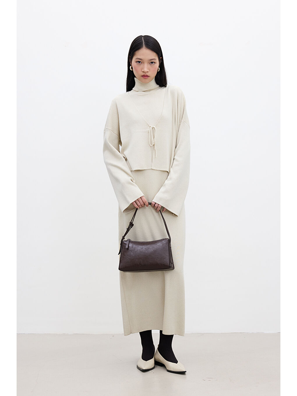 Kolsuz Yüksek Yaka Triko Elbise Bej