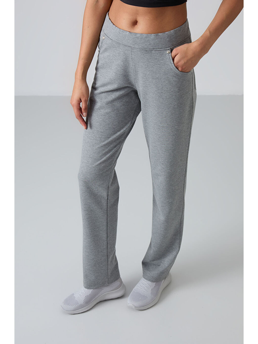 Gri Melanj Taş Detaylı Cepli Rahat Form Klasik Paça Kadın Eşofman Altı - 94007-1