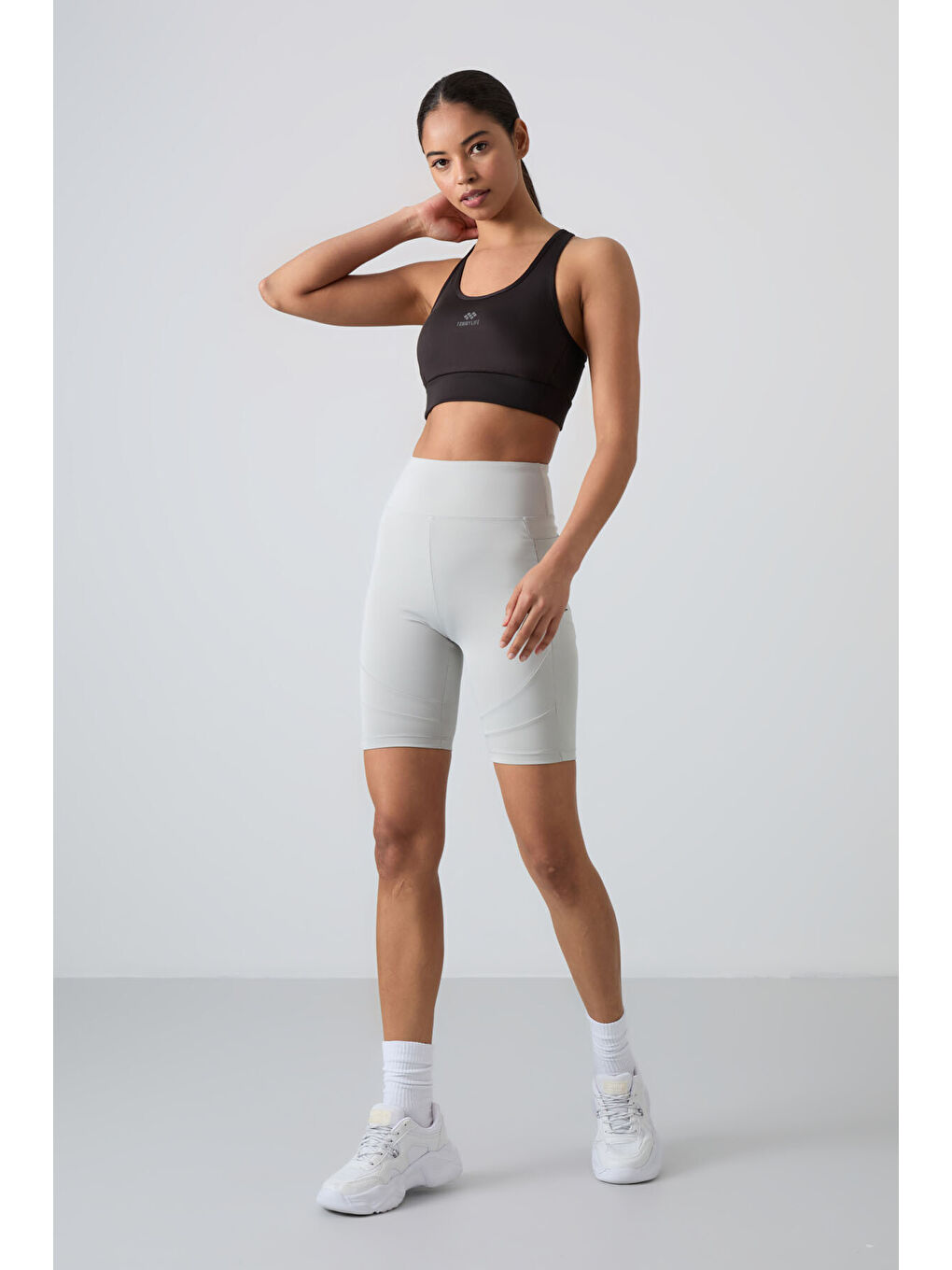 Siyah Çapraz Sırt Detaylı Slim Fit U Yaka Pedli Kadın Spor Büstiyer - 97121-2