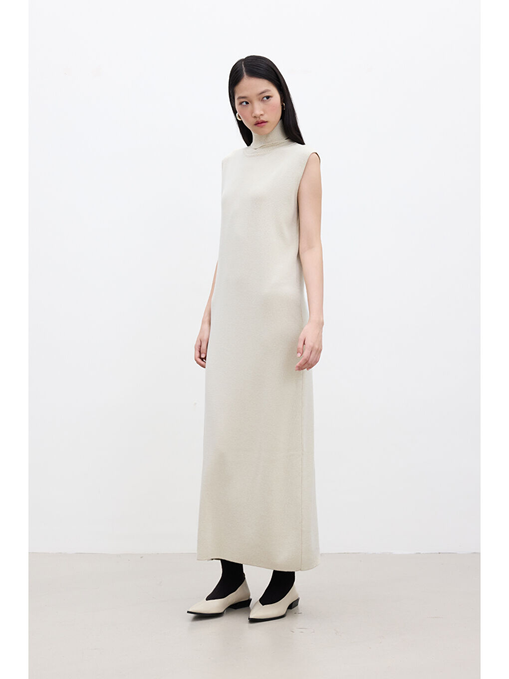 Kolsuz Yüksek Yaka Triko Elbise Bej-3