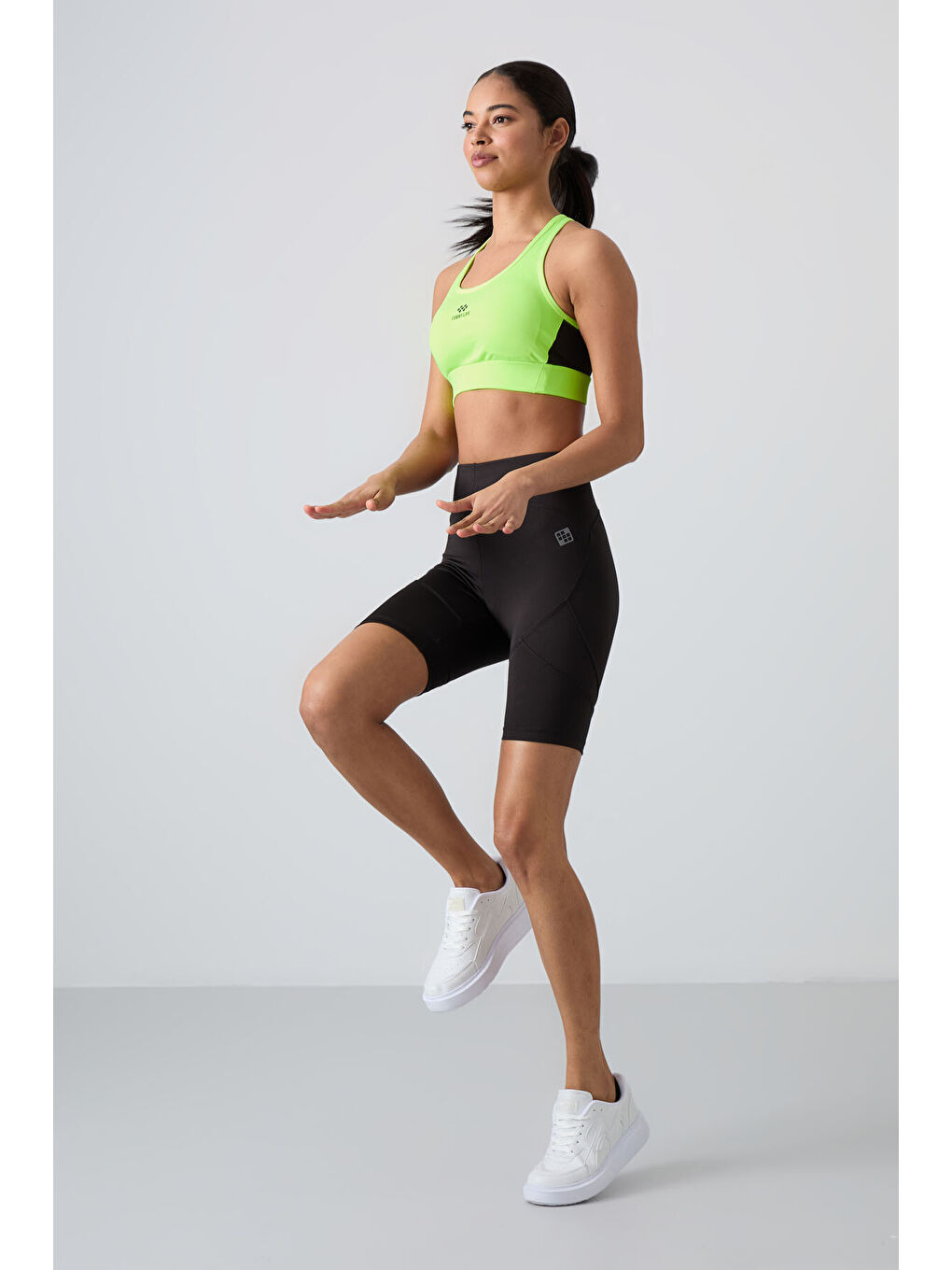 Neon Sarı Çapraz Sırt Detaylı Slim Fit U Yaka Pedli Kadın Spor Büstiyer - 97121-2