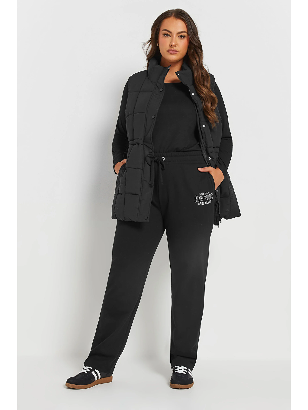 Siyah Büyük Beden Boru Paça Beli Büzgülü Cepli Yazı Baskılı Eşofman Altı 303902-1