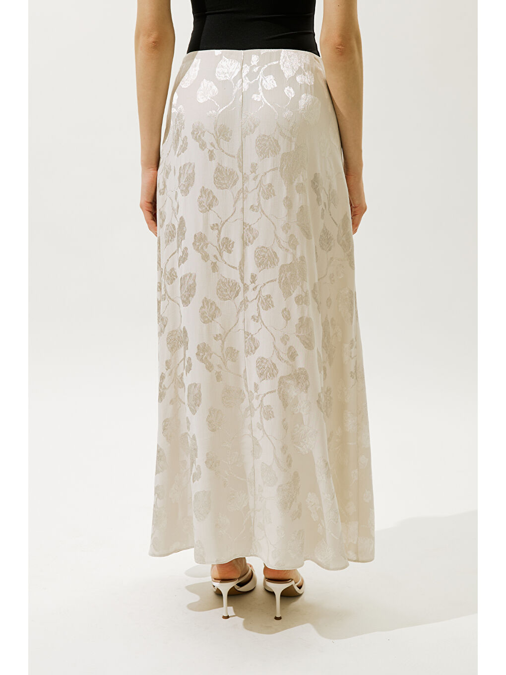 Bej Jakarlı Saten Etek Vanilya-5