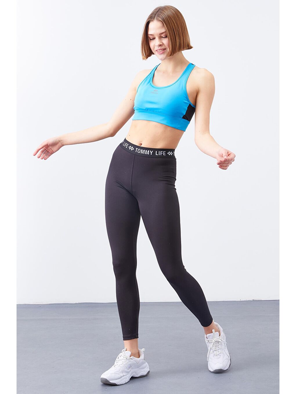 Turkuaz Çapraz Sırt Detaylı Slim Fit U Yaka Pedli Kadın Spor Büstiyer - 97121-3