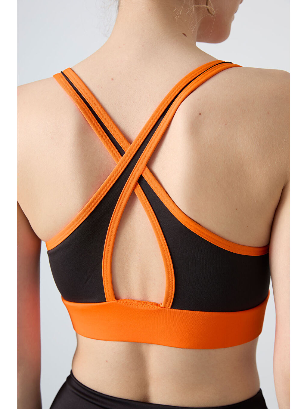 Turuncu Neon Oranj Çapraz Sırt Detaylı Slim Fit U Yaka Pedli Kadın Spor Büstiyer - 97121-2
