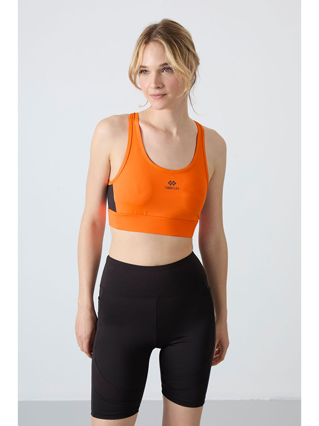 Turuncu Neon Oranj Çapraz Sırt Detaylı Slim Fit U Yaka Pedli Kadın Spor Büstiyer - 97121-3