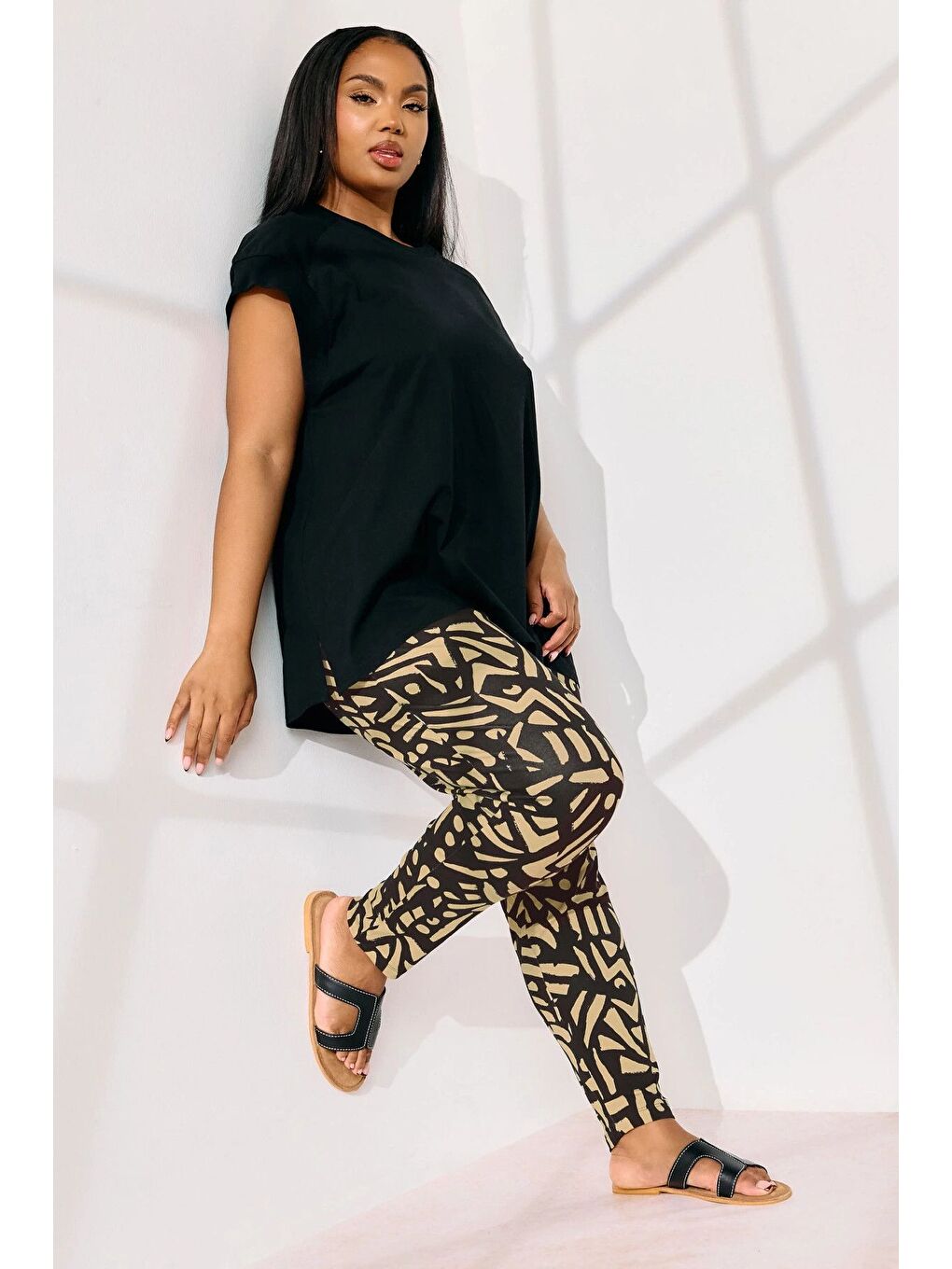 Siyah Büyük Beden Dar Paça Beli Lastikli Desenli İnce Pantolon 310135-1