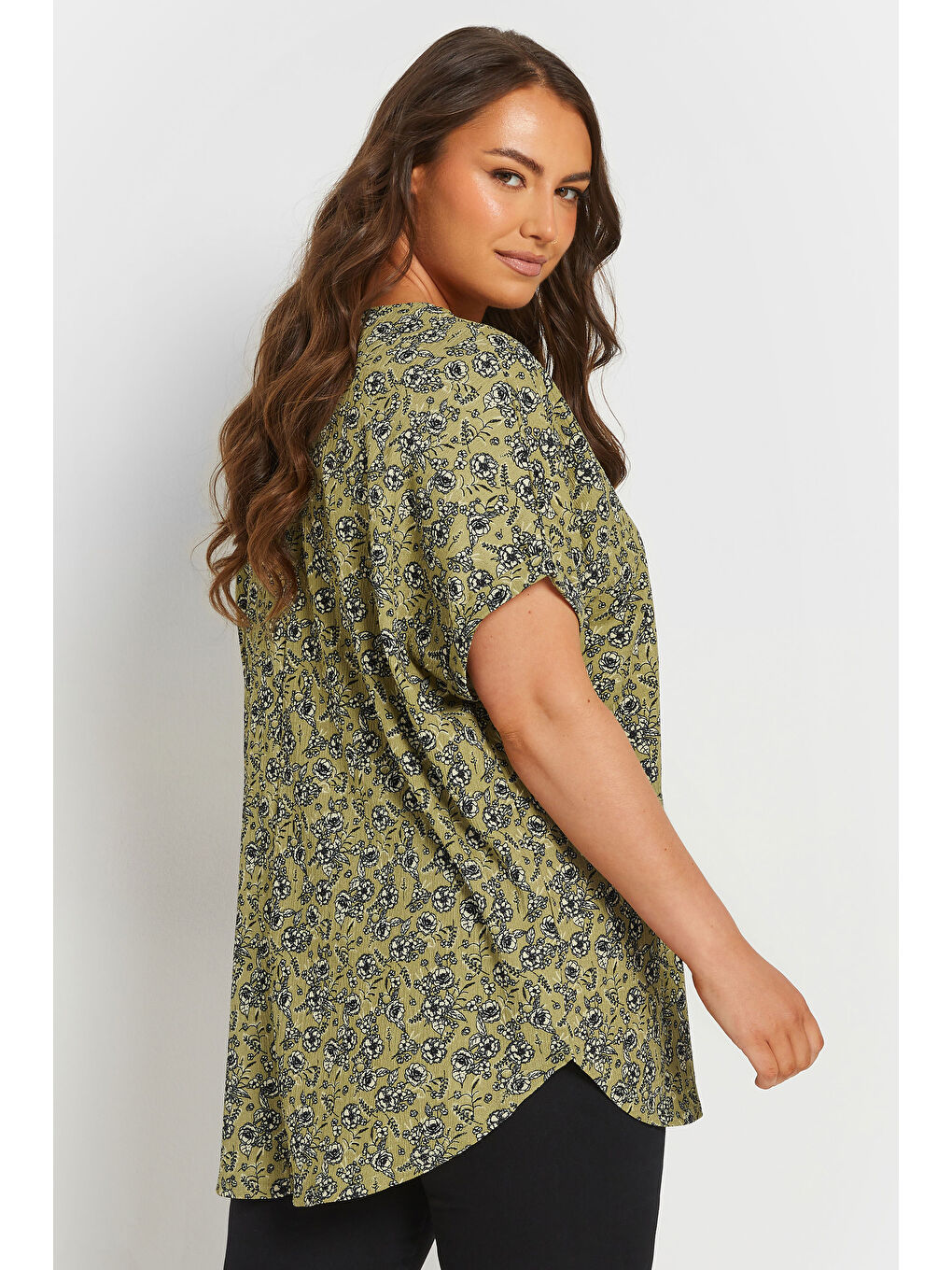 Haki Büyük Beden Çentik Yaka Kısa Kollu Eteği Asimetrik Kesim Desenli Bluz 303867-3