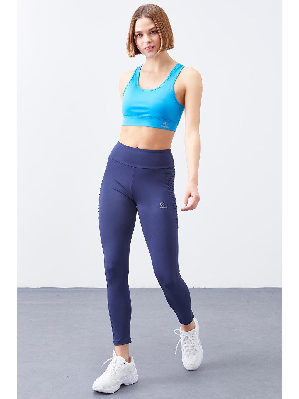 Turkuaz Sırt Detaylı Dar Kalıp U Yaka Kadın Spor Büstiyer - 97120-3