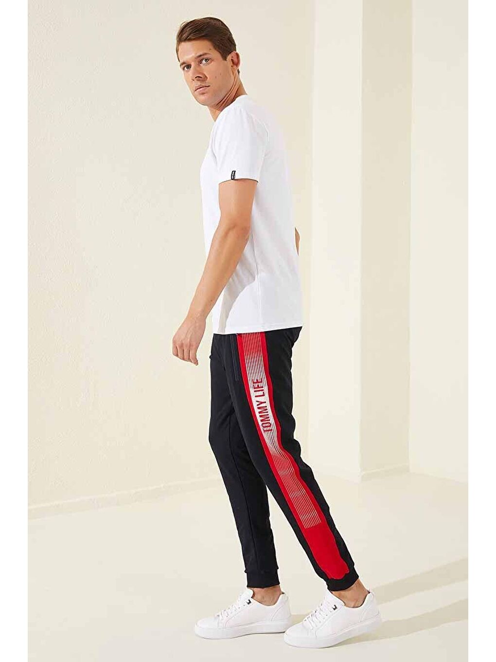 TOMMYLIFE Lacivert - Kırmızı Fermuar Cepli Baskılı Standart Kalıp Jogger Erkek Eşofman Alt - 84657