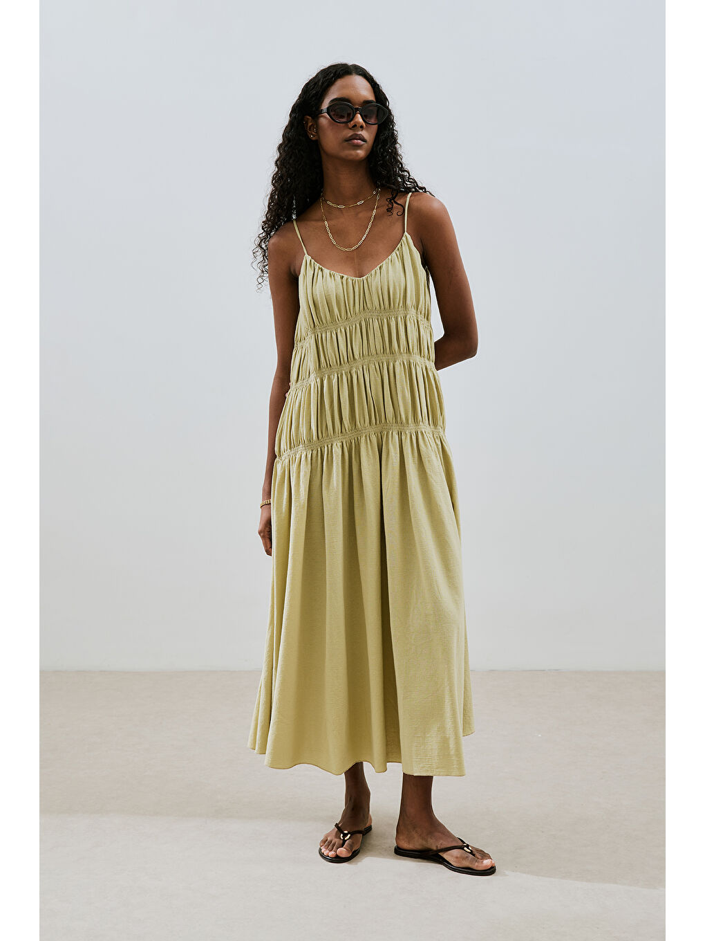 Dokulu Büzgü Detaylı Elbise Soft Yeşil-4