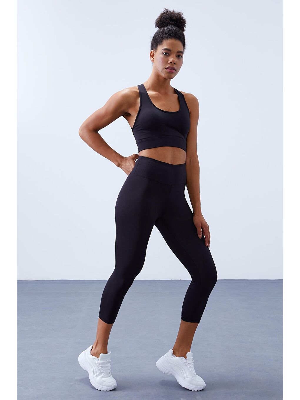 Siyah Yüksek Bel Toparlayıcı Çapraz Sırt Detaylı Slim Fit Kadın Tayt Takım - 95283