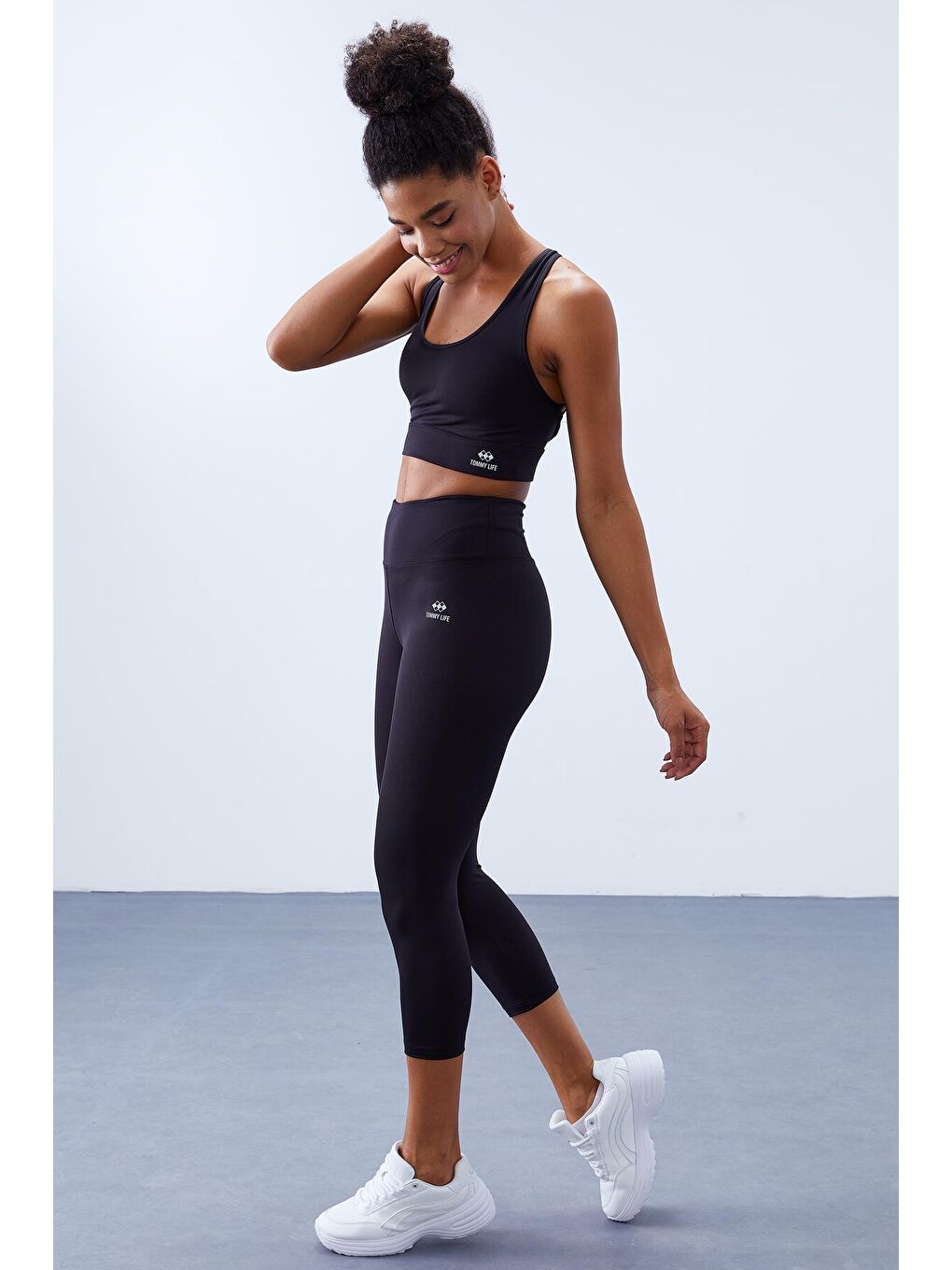 Siyah Yüksek Bel Toparlayıcı Çapraz Sırt Detaylı Slim Fit Kadın Tayt Takım - 95283-2