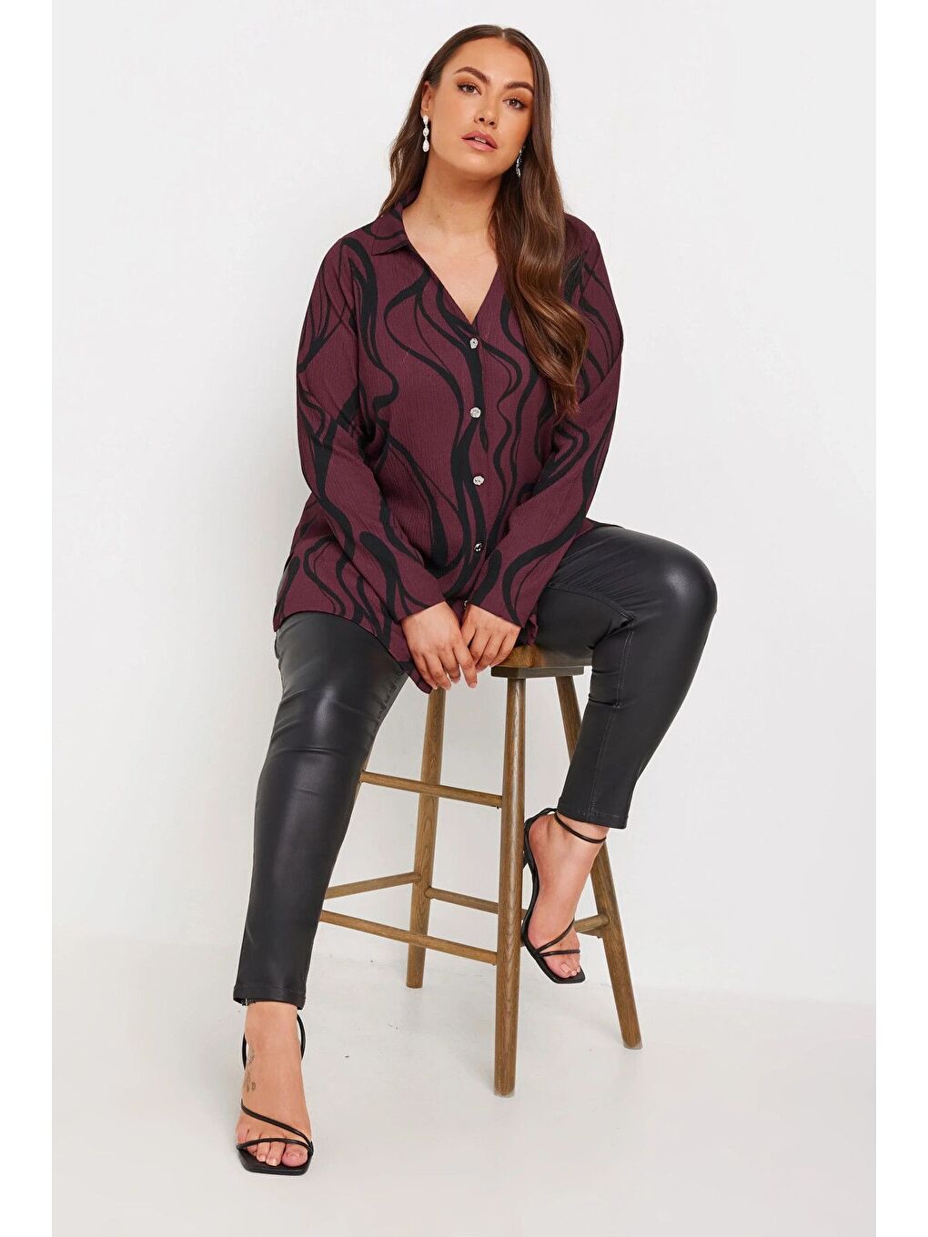 Bordo Büyük Beden Desenli V Yaka Önü Düğmeli Uzun Kollu Gömlek 322167-3