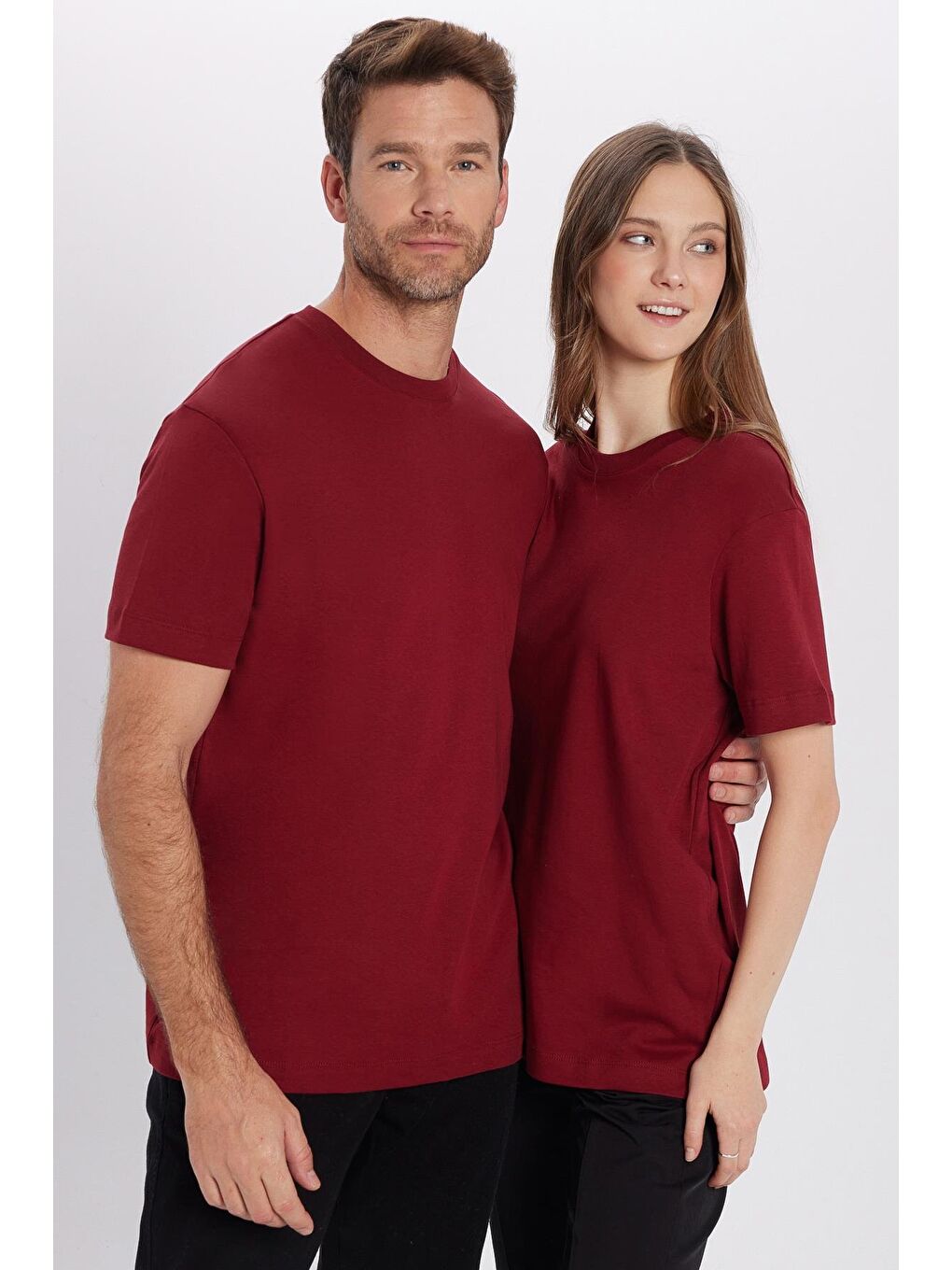 TUDORS Unisex Relax Fit Rahat Kesim %100 Pamuk Yumuşak Dokulu Basic Bisiklet Yaka Bordo Tişört - 2