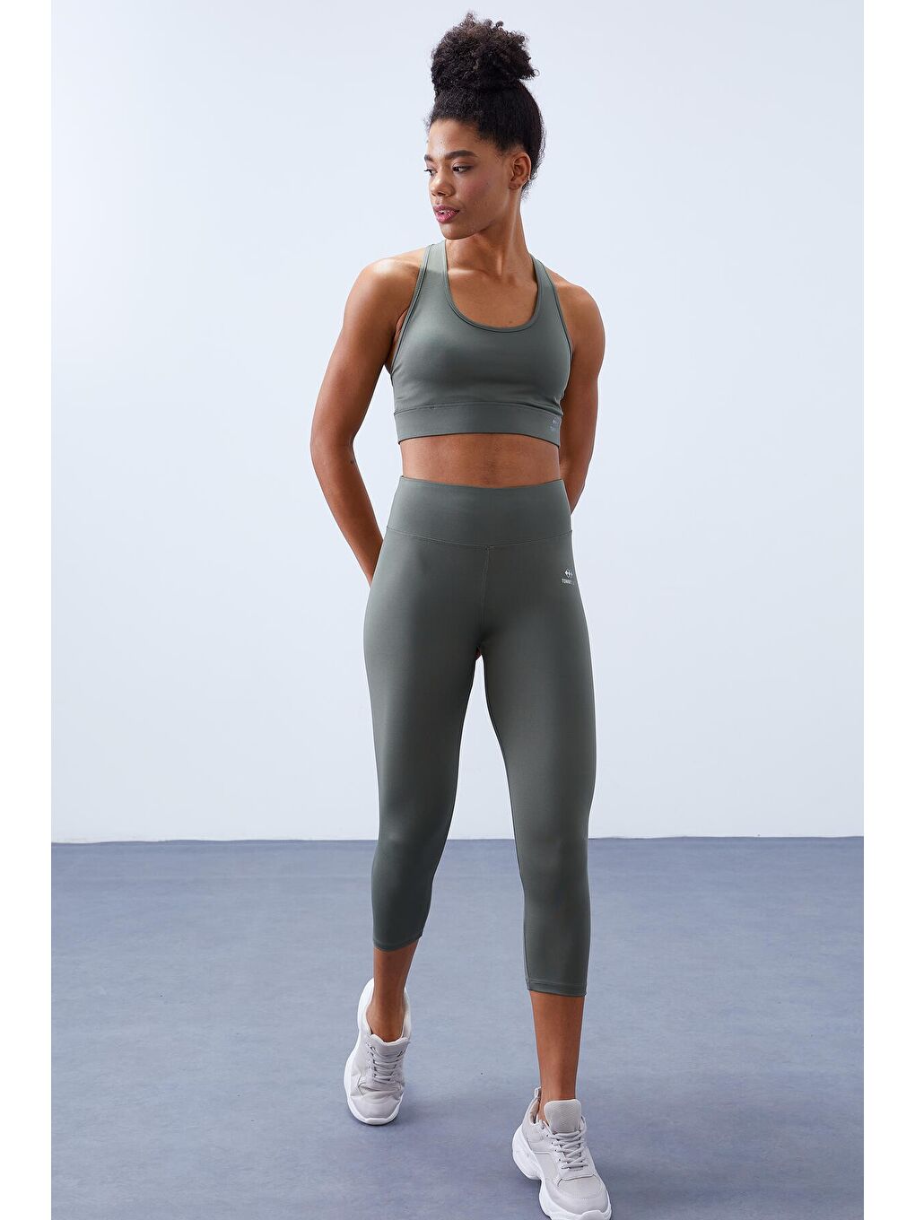 Yeşil Çağla Yüksek Bel Toparlayıcı Çapraz Sırt Detaylı Slim Fit Kadın Tayt Takım - 95283-2