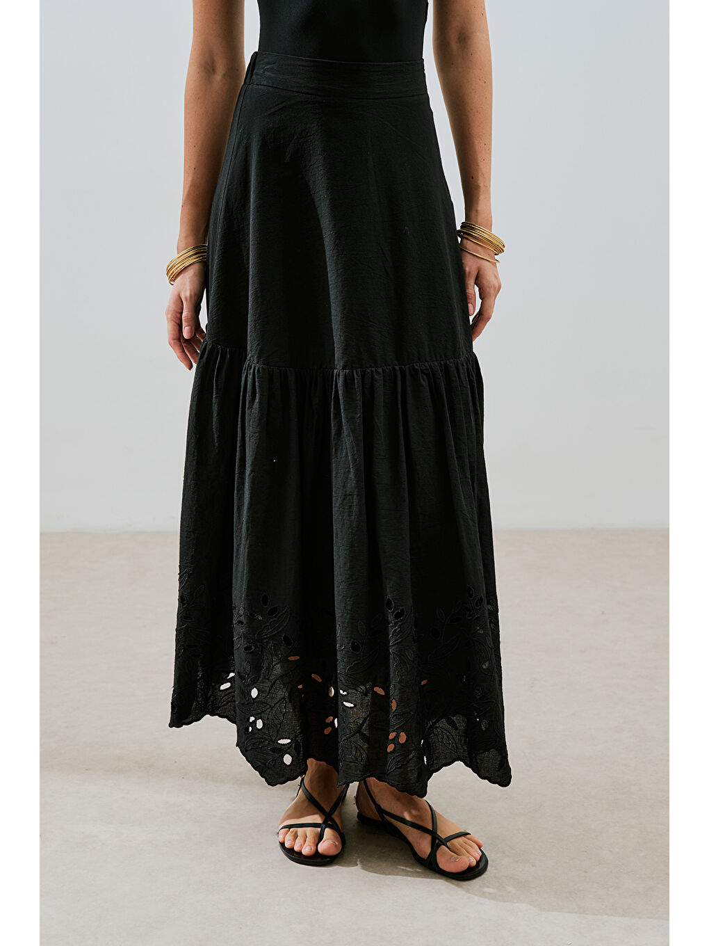 Nakışlı Uzun Etek Siyah-4