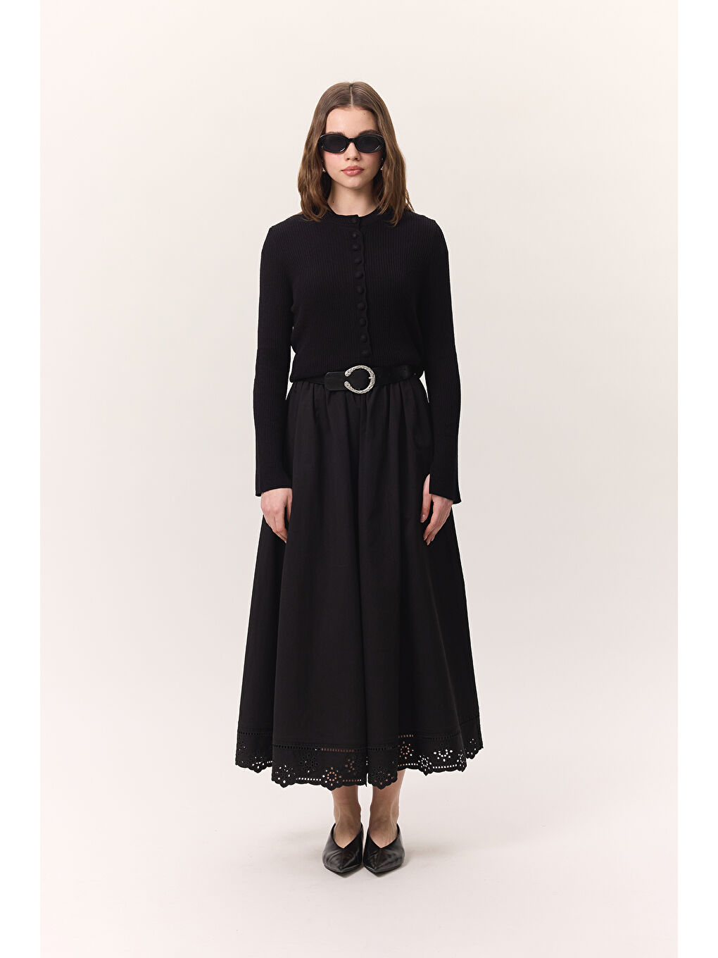 Nakış Detaylı Geniş Etek Siyah-2