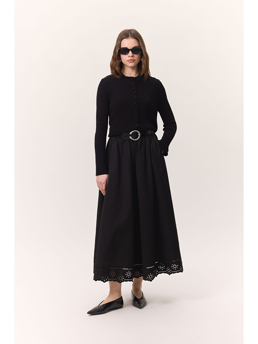 Nakış Detaylı Geniş Etek Siyah-4