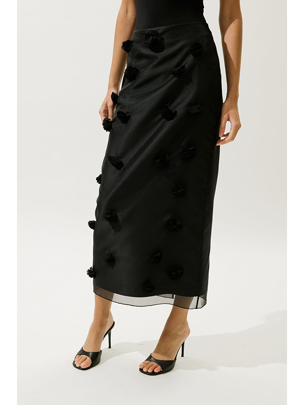 Çiçek Aplikeli Kalem Etek Siyah-5