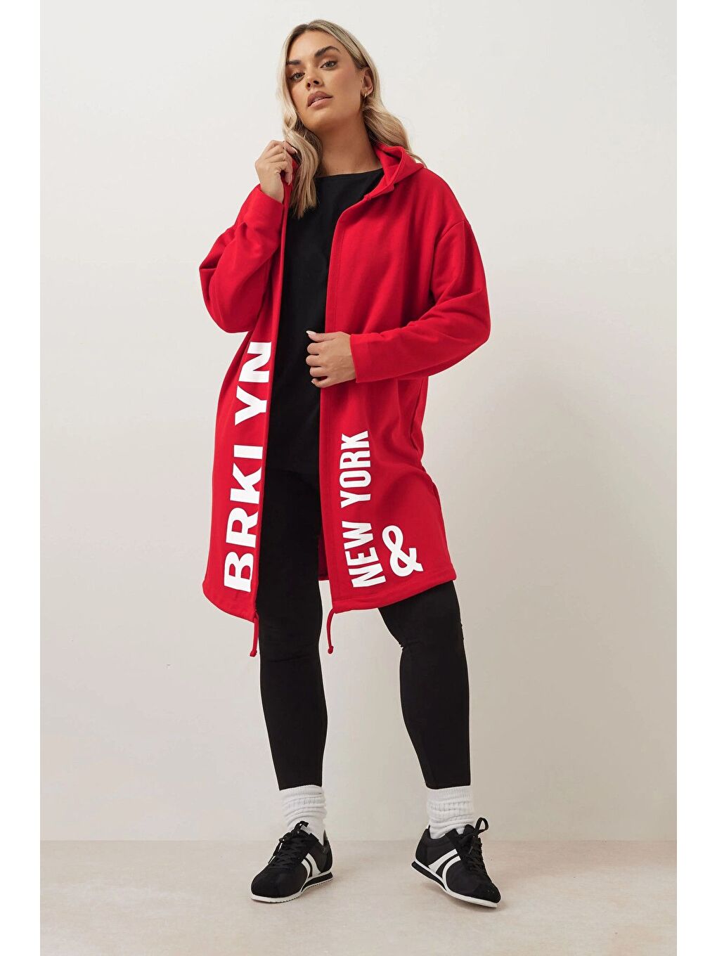 Kırmızı Büyük Beden Kapüşonlu Uzun Kollu Yazı Baskılı Cepsiz Hırka 303982-1