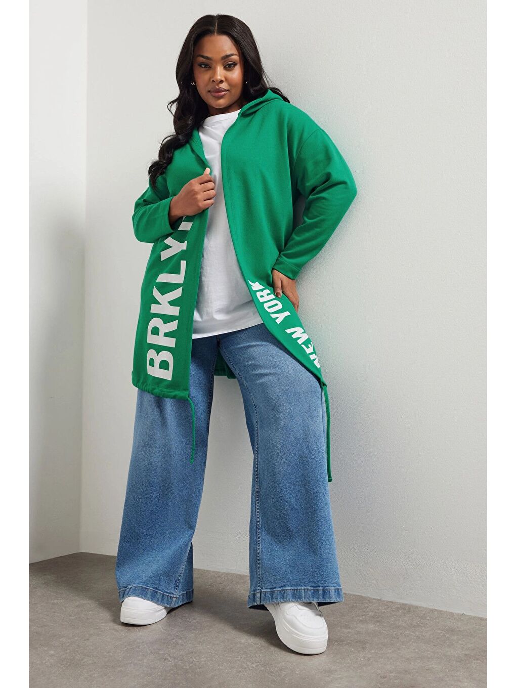 Yeşil Büyük Beden Kapüşonlu Uzun Kollu Yazı Baskılı Cepsiz Hırka 303984-1