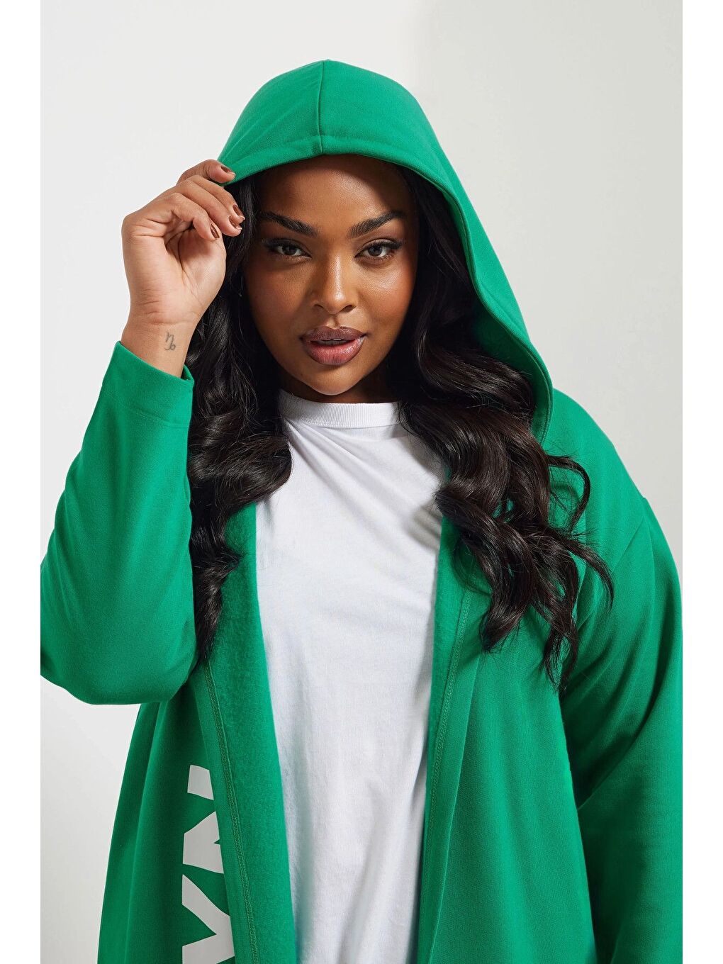 Yeşil Büyük Beden Kapüşonlu Uzun Kollu Yazı Baskılı Cepsiz Hırka 303984-3