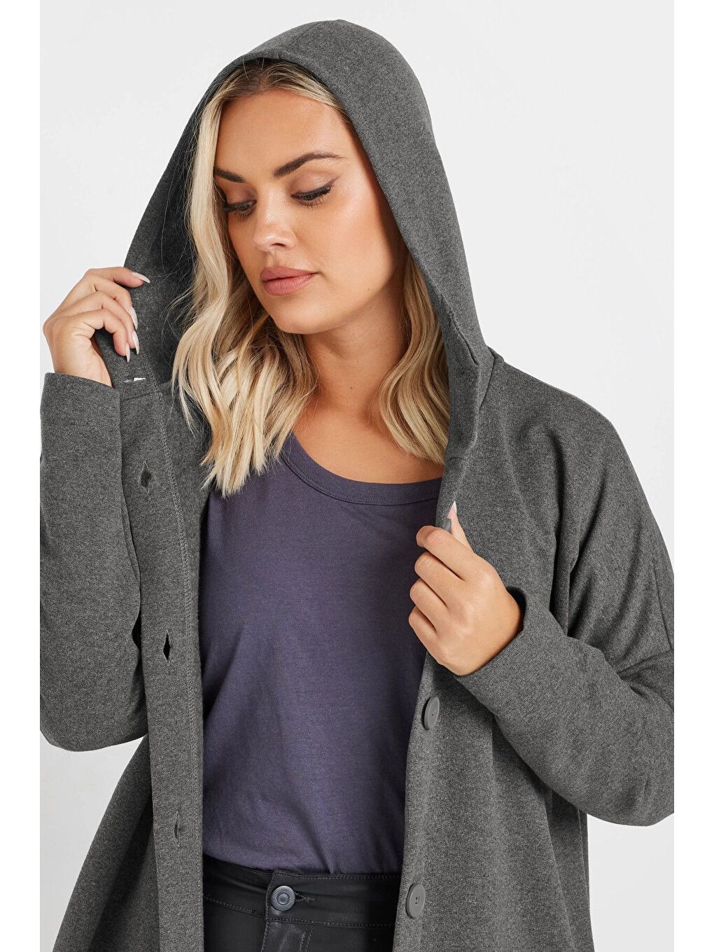 Gri Büyük Beden Kapüşonlu Cepli Önü Düğme Kapamalı Uzun Ceket 303762-3