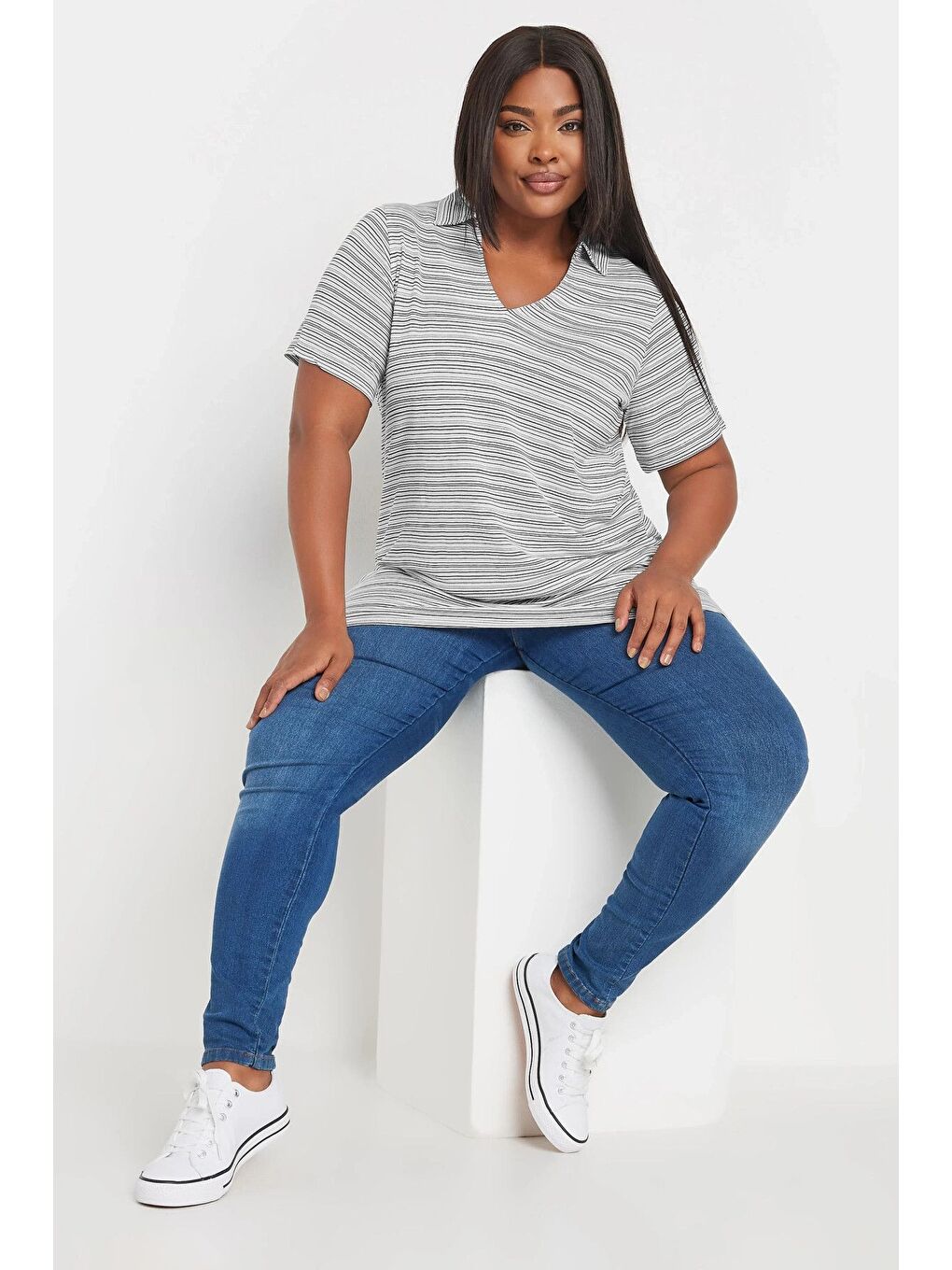 Beyaz Büyük Beden Kısa Kol V Gömlek Yaka Çizgili Bluz 303436-4