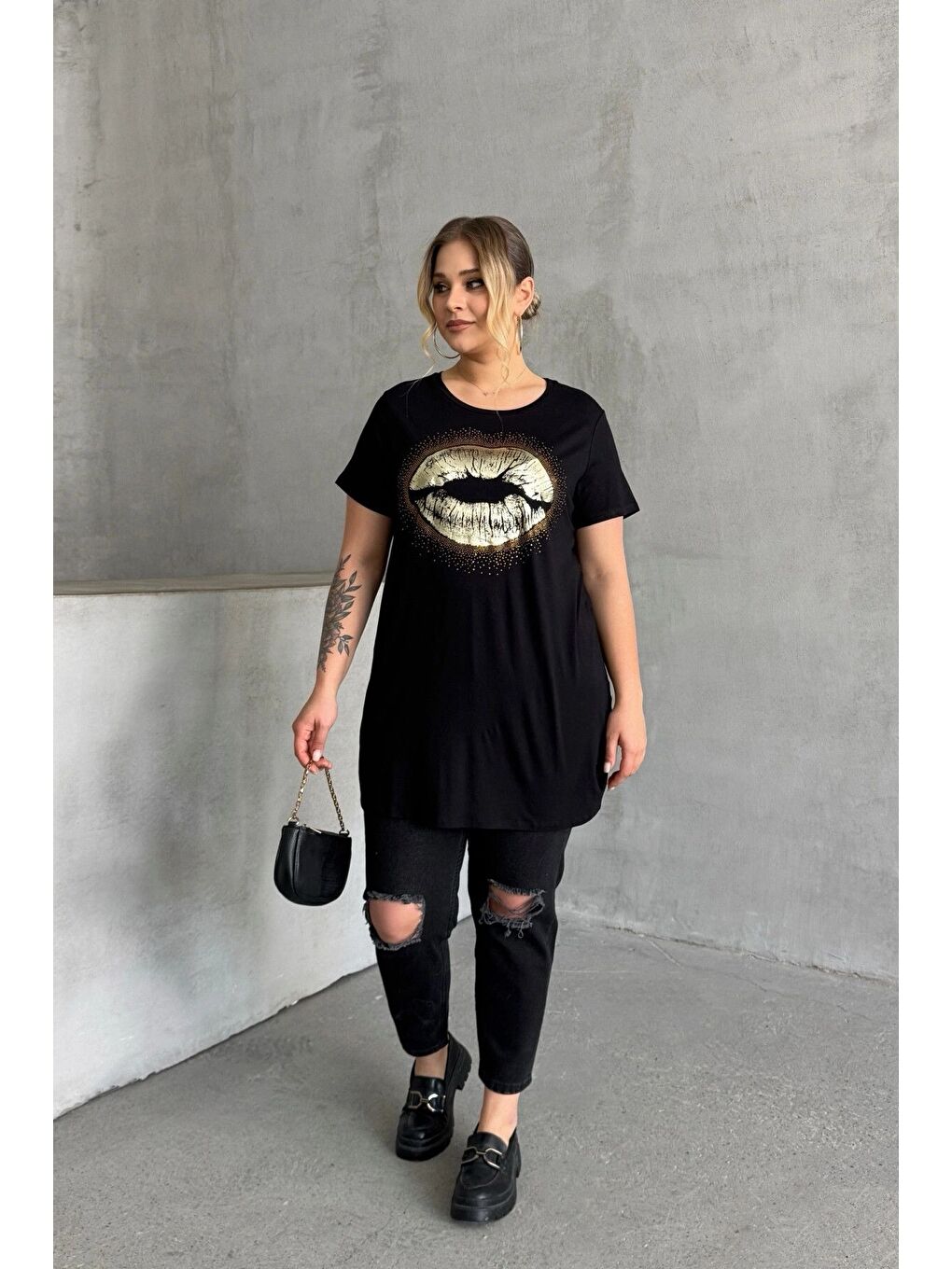Siyah Büyük Beden Kısa Kollu Bisiklet Yaka Taş İşlemeli Tişört 302264-5