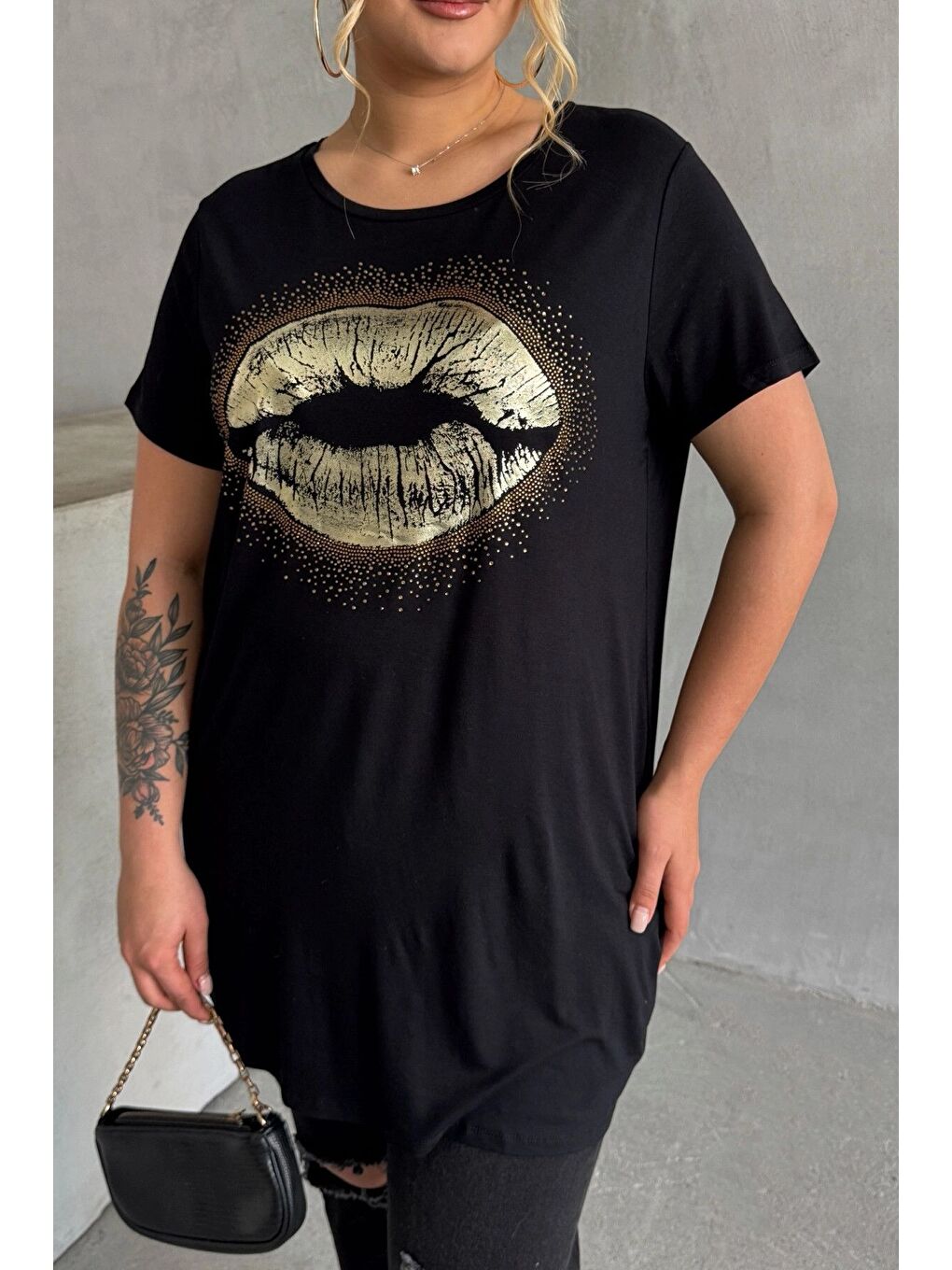 Siyah Büyük Beden Kısa Kollu Bisiklet Yaka Taş İşlemeli Tişört 302264-6