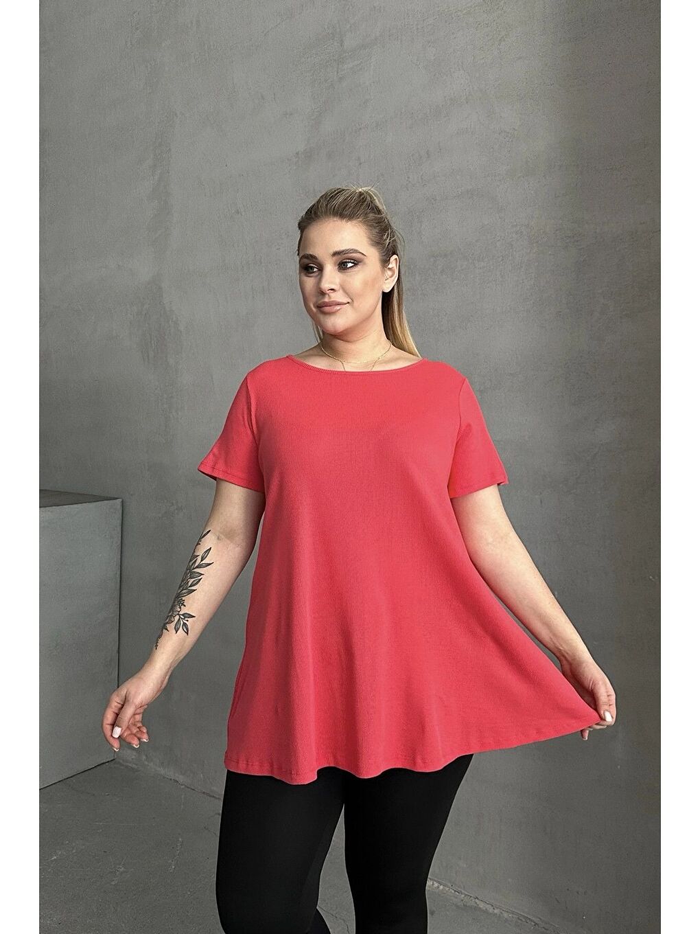 Fuşya Büyük Beden Kısa Kollu Bisiklet Yaka Eteği Bollaşan Basic Bluz 100-50