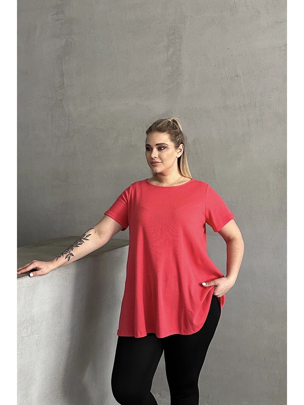 Fuşya Büyük Beden Kısa Kollu Bisiklet Yaka Eteği Bollaşan Basic Bluz 100-50-1