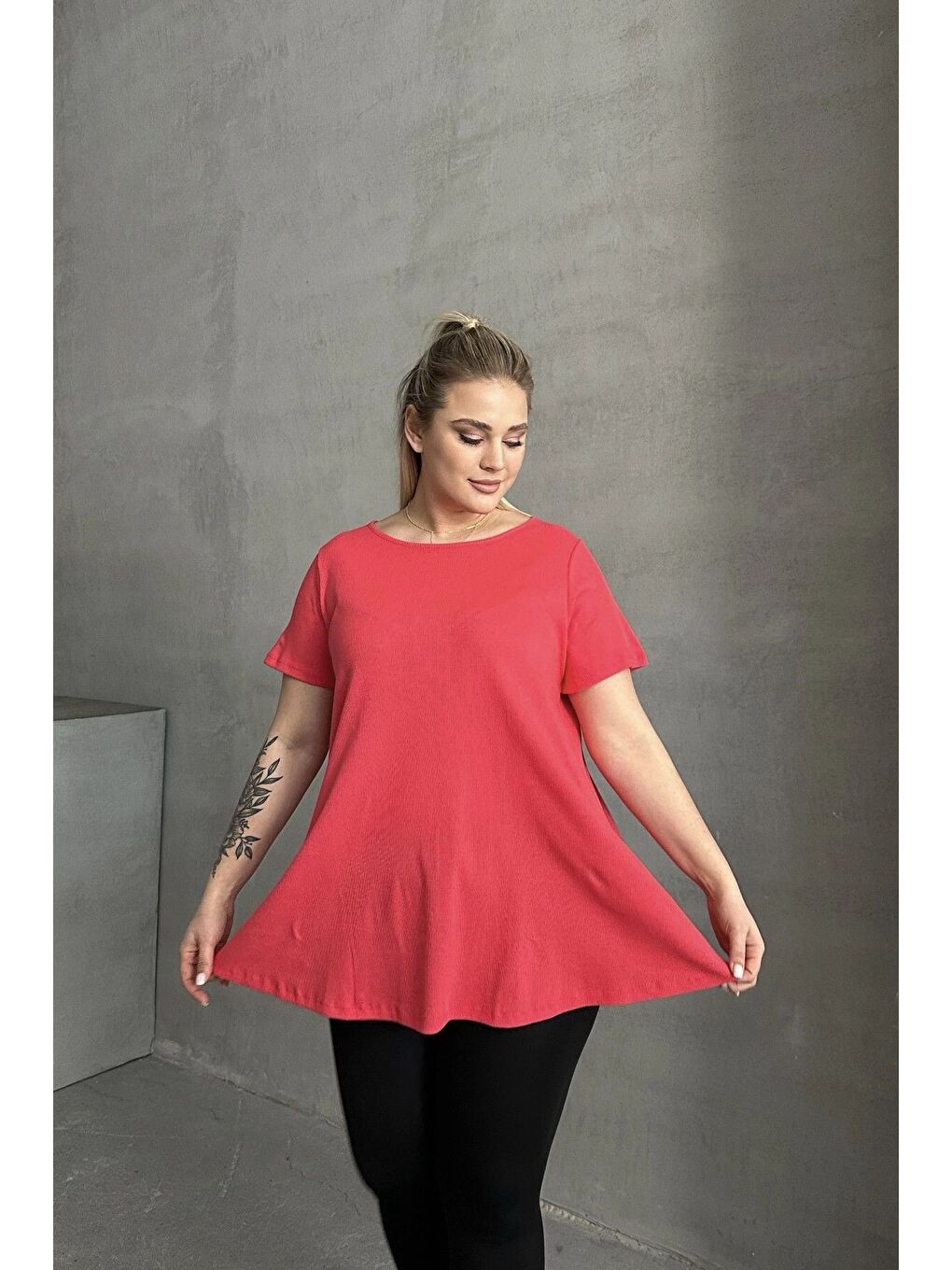 Fuşya Büyük Beden Kısa Kollu Bisiklet Yaka Eteği Bollaşan Basic Bluz 100-50-5