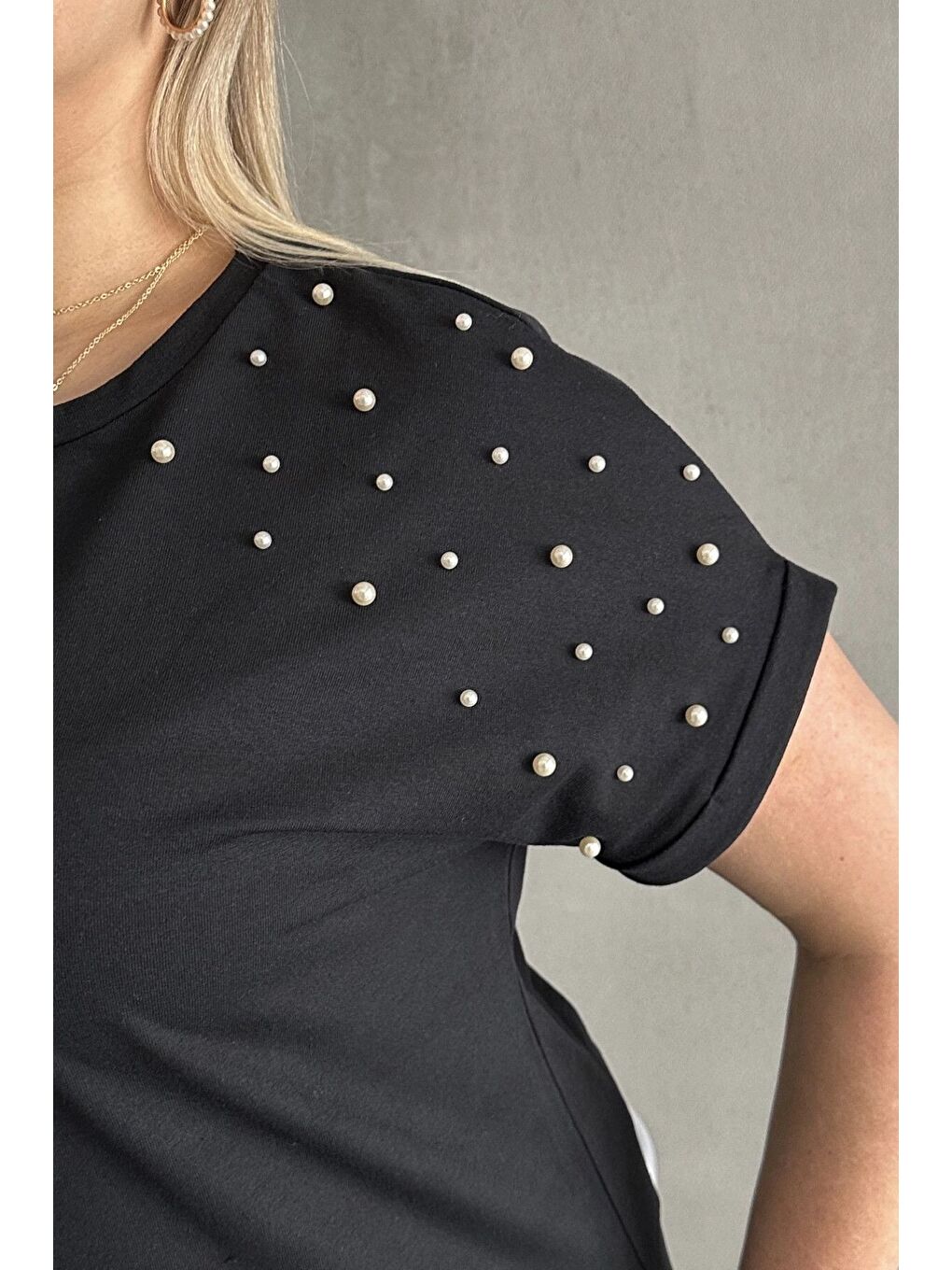 Siyah Büyük Beden Kısa Kollu Bisiklet Yaka Yanları Yırtmaçlı Boncuklu Basic Tişört RFT-03-6