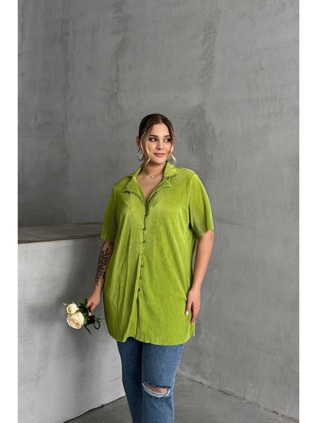 Yeşil Büyük Beden Kısa Kollu Önü Düğmeli Fitilli İnce Gömlek 300738-3