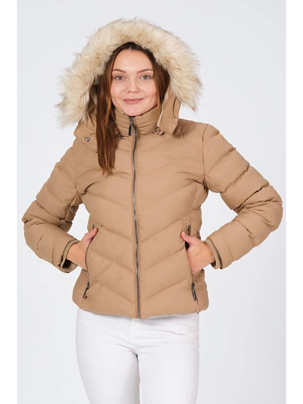 Bej Kadın Vizon Kapüşonlu Fermuarlı Kısa Şişme Mont-1