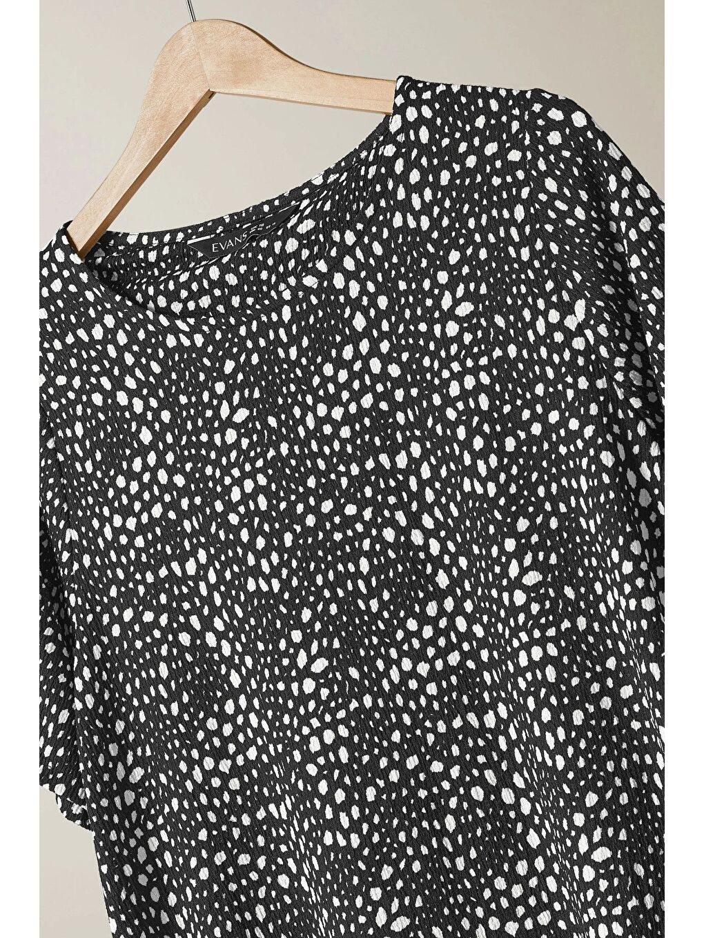 Siyah Büyük Beden Kısa Kollu Bisiklet Yaka Desenli Bluz 615913-6