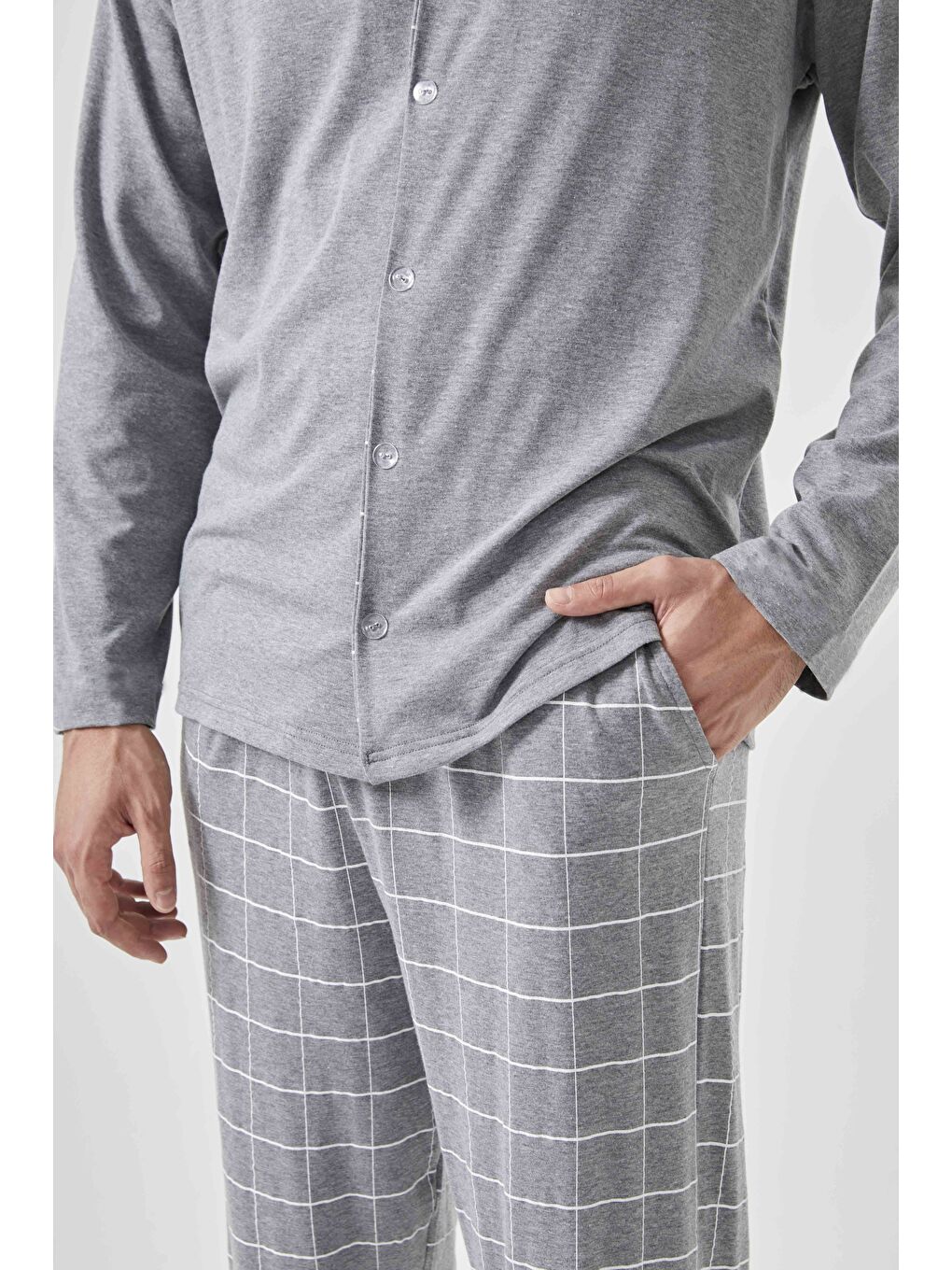 Erkek Pamuklu Gri Ekose Desenli Uzun Kollu Cep Detaylı Gömlek Yaka Pijama Takımı-4