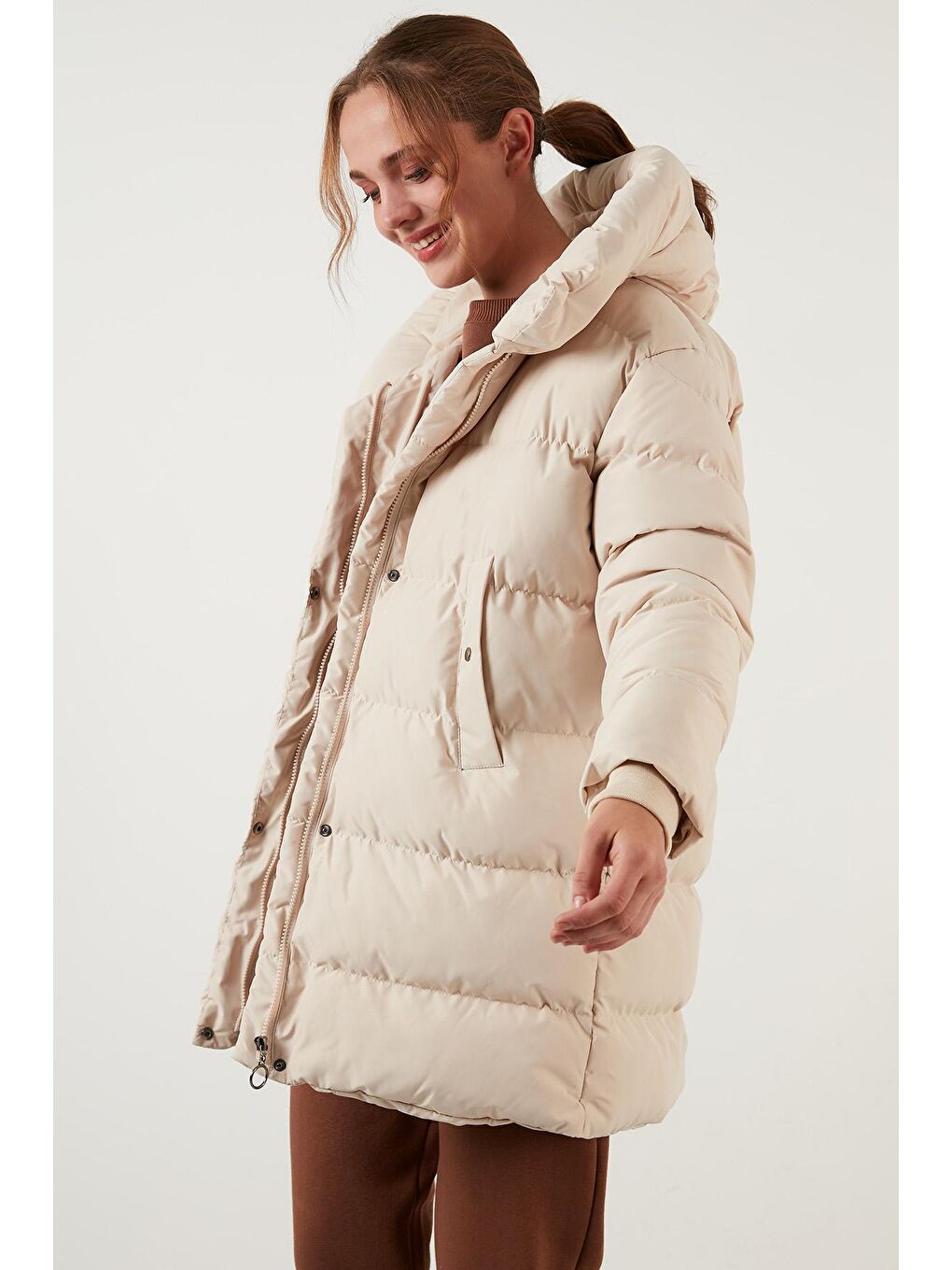 Ekru Cep Detaylı Kapüşonlu Uzun Oversize Şişme Mont 497MELODY