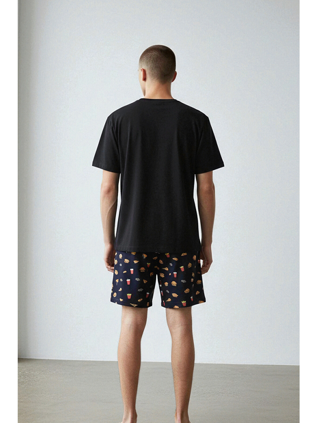 Siyah Erkek Pamuklu Baskılı Cepli Şortlu Pijama Takımı-4