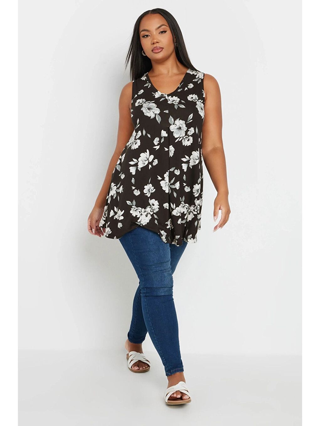 Siyah Büyük Beden Sıfır Kol V Yaka Desenli Elastanlı Bluz 303422-1