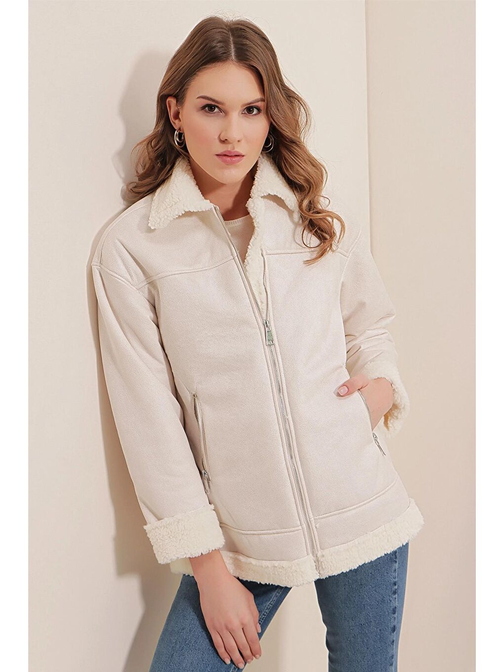 Ekru Fermuarlı İçi Kürklü Suni Deri Mont