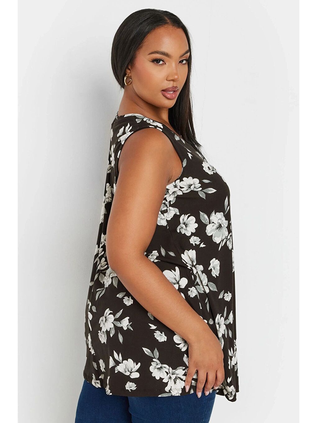 Siyah Büyük Beden Sıfır Kol V Yaka Desenli Elastanlı Bluz 303422-5