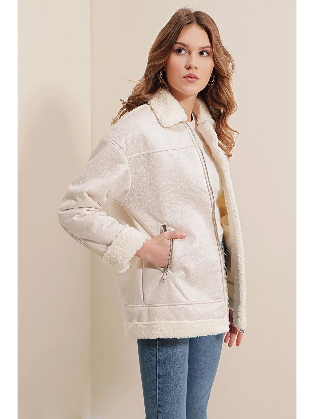 Ekru Fermuarlı İçi Kürklü Suni Deri Mont-2